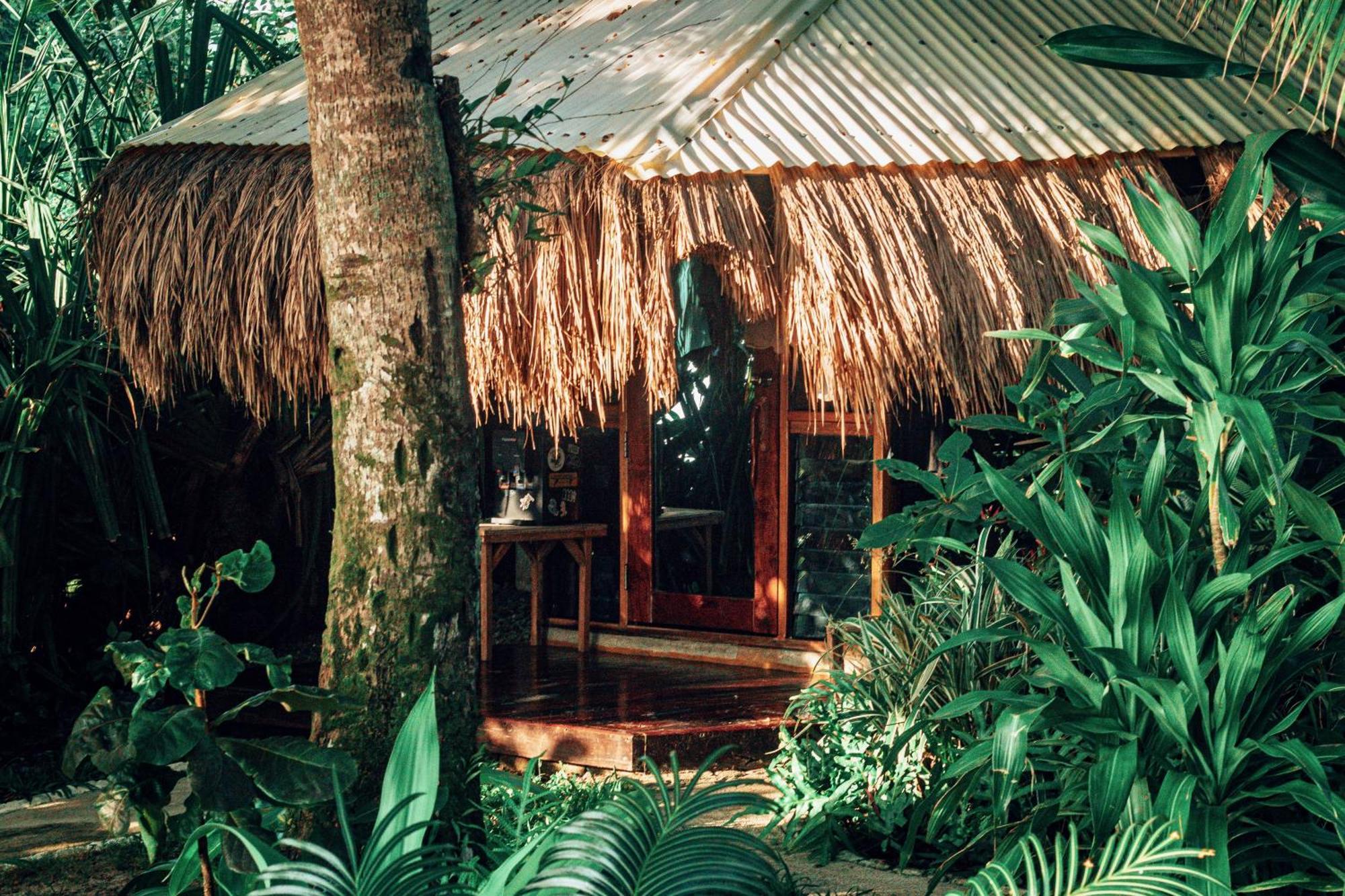 Shakabrah'S Beachfront Kubo General Luna  Exterior foto